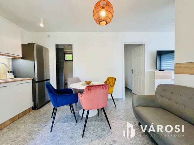 Újszerű családi ház Balatonszárszótól 3 km-re