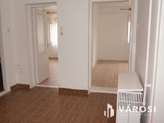 Tágas téglaház a Béke-telepen