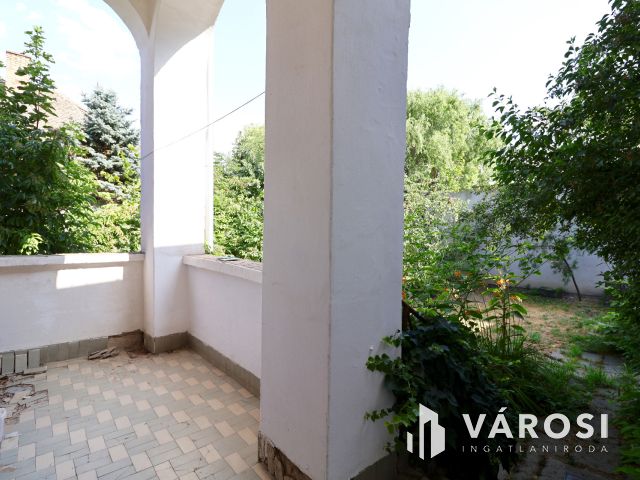 Patinás polgári ház, otthonnak vagy vállalkozásnak